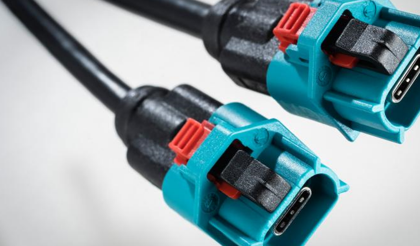 汽車內飾娛樂信息化，PBT助力電子連接器減（jiǎn）重高速率傳輸