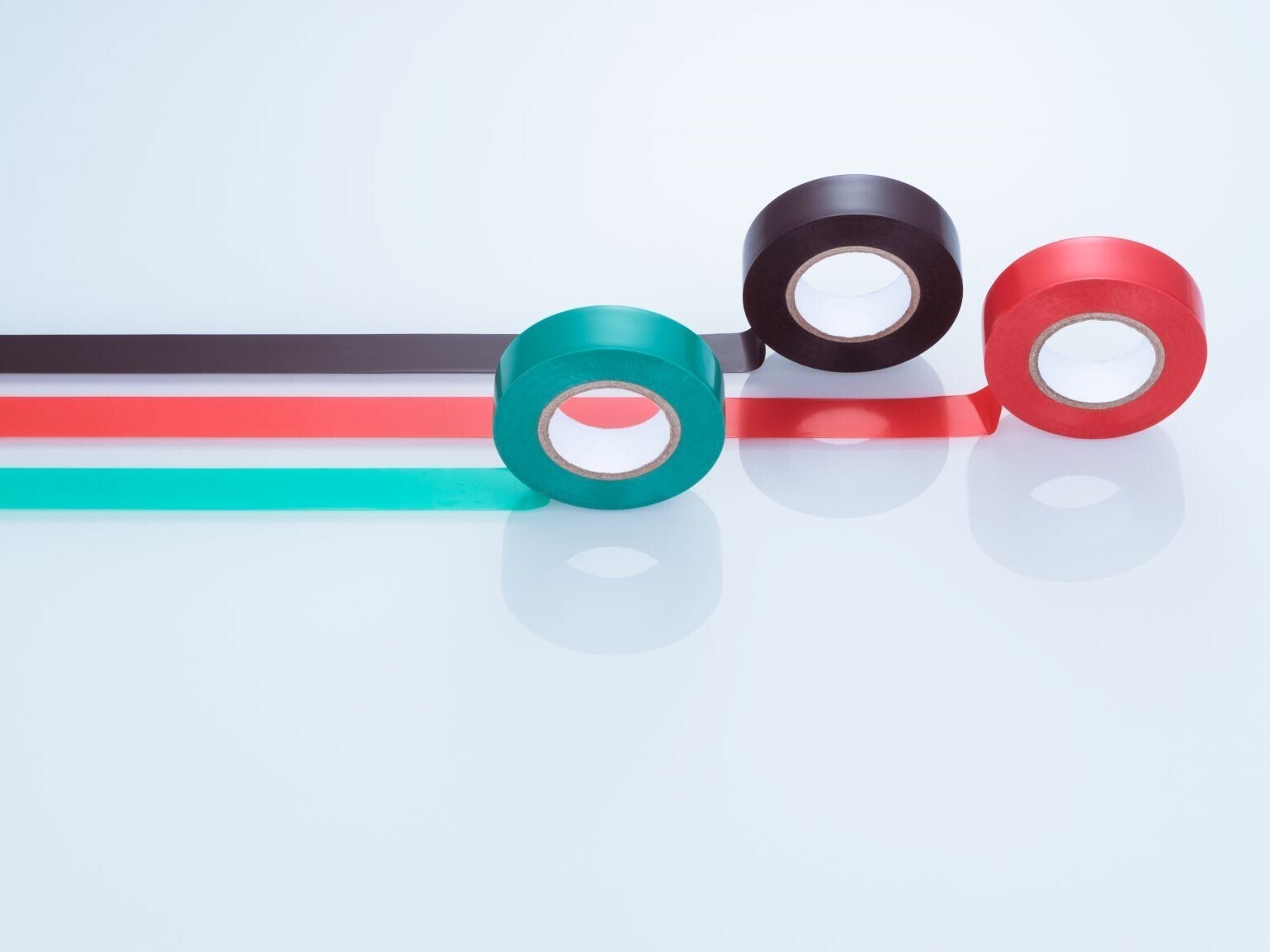 阿科瑪完成對亞什（shí）蘭高性（xìng）能膠粘劑業務的收購