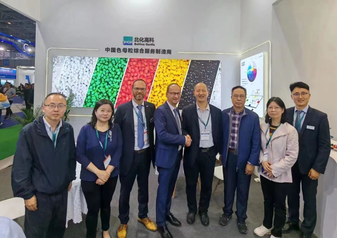 科倍隆成功簽訂大訂單 科倍隆與（yǔ）北化高科在Chinaplas達成ZSK雙（shuāng）螺杆擠（jǐ）出機合作協議